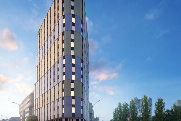 wieczorna wizualizacja hotelu Holiday Inn w Warszawie